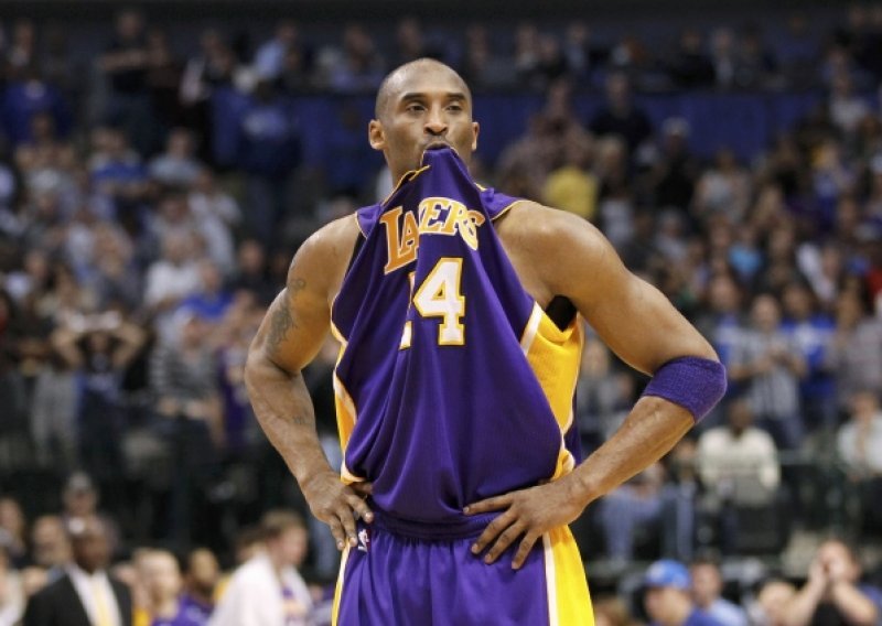 Kobe se vraća na parket u petak protiv Spursa