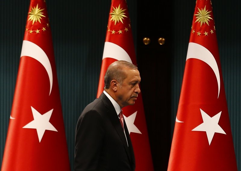 Velik rast Erdoganove popularnosti nakon puča
