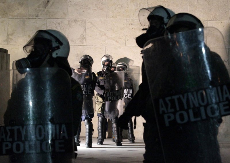 Grčka iznajmljuje policajce za 30 eura