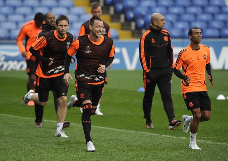 Real i Chelsea u polufinalu