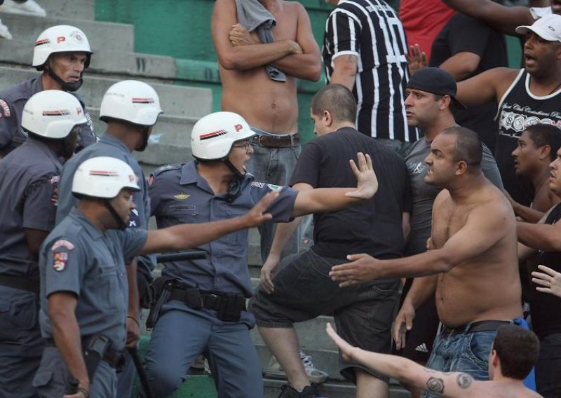 Mladić ubijen u sukobu huligana Palmeirasa i Corinthiansa