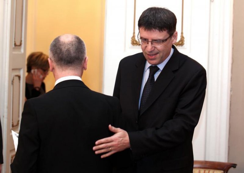 Jovanović: Ako ne može profesionalno, može amaterski
