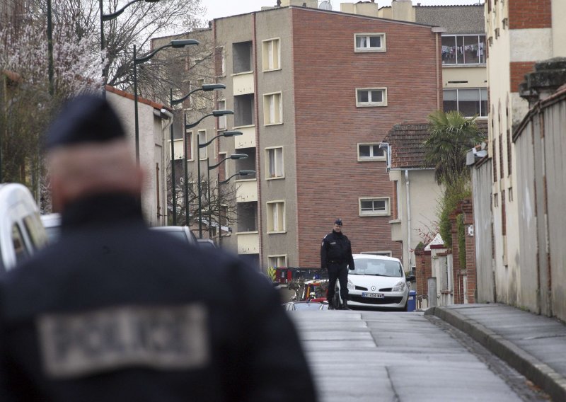 Ubijen džihadist iz Toulousea, ranjena dva policajca!