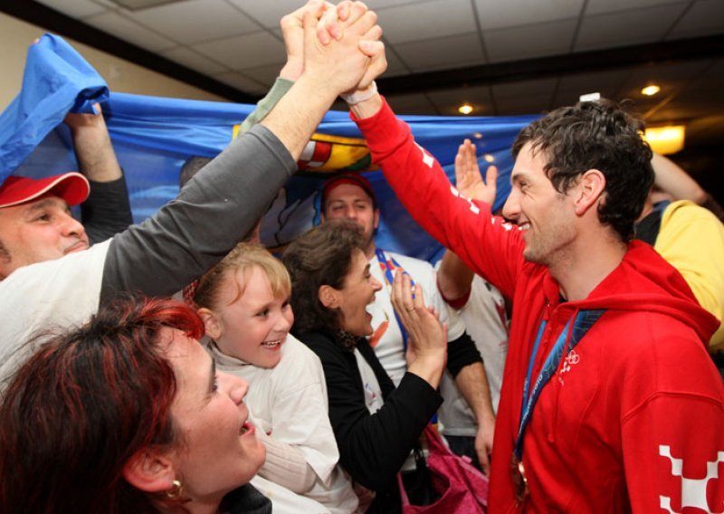 Veliko slavlje slovenske zlatne medalje Jakova Faka u Mrkoplju