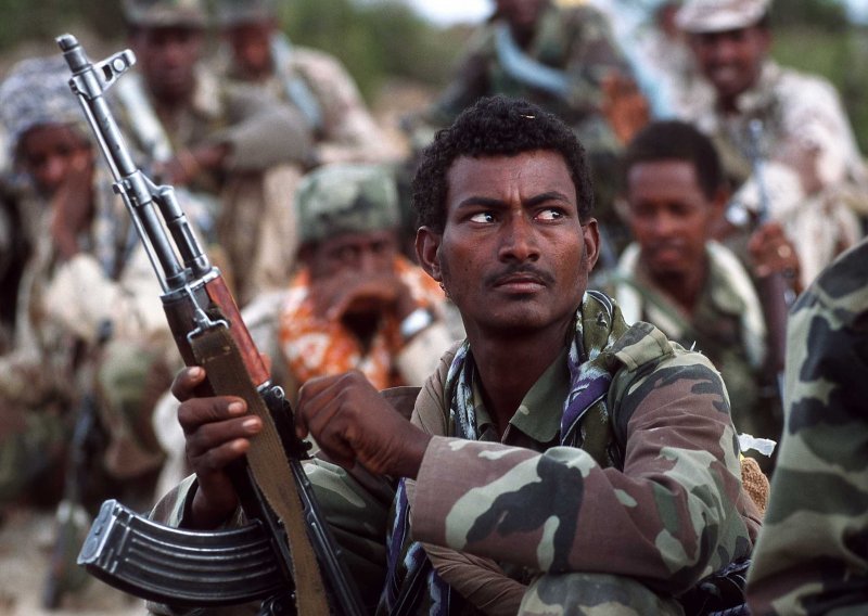 Etiopija napala vojnu bazu Eritreje!
