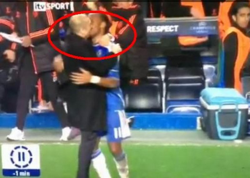 Di Matteo 'poludio' pa Drogbi 'uvalio jezik'