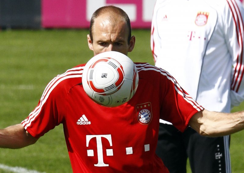 Robben: Ne žuri mi se potpisati novi ugovor s Bayernom