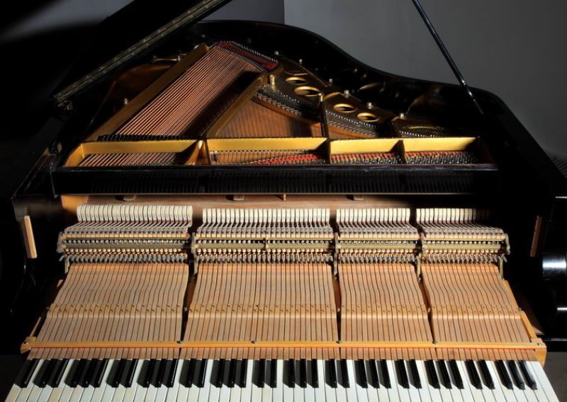 Deset klavira na izložbi u MUO-u