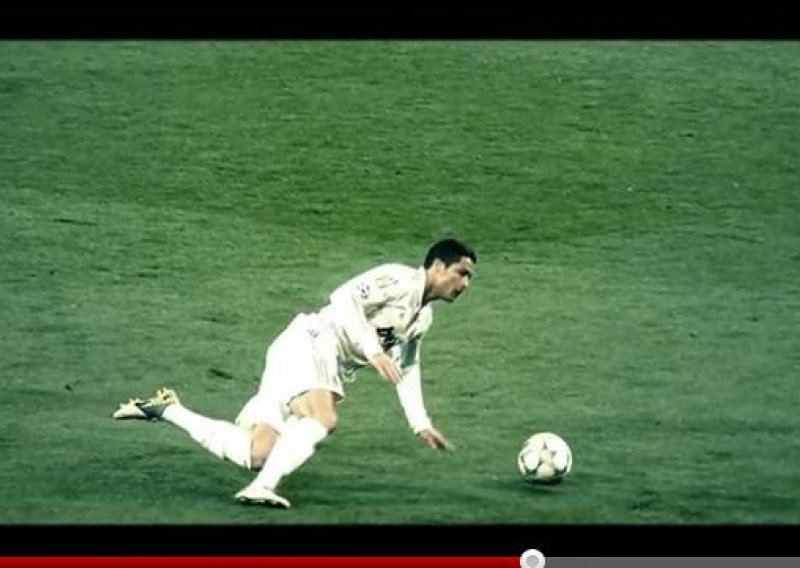 Pogledajte kako se Ronaldo polomio