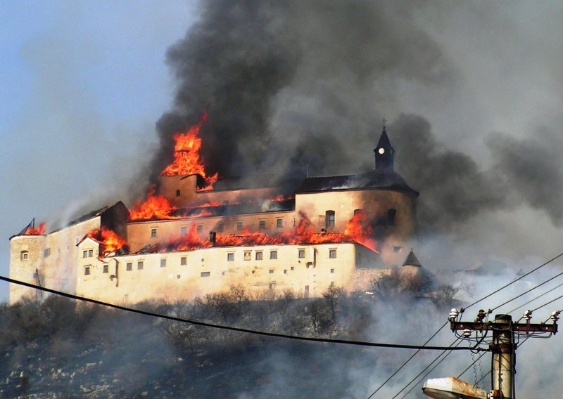 Izgorio jedan od najljepših europskih dvoraca