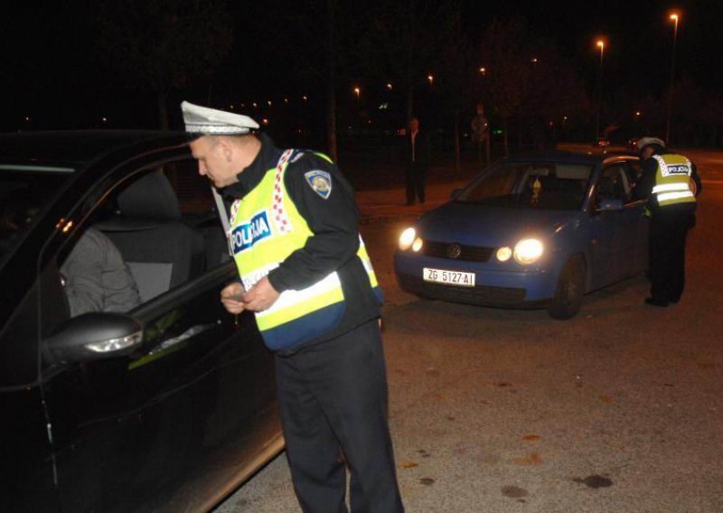 Pijani vozač nudio 250 kuna policiji za oprost