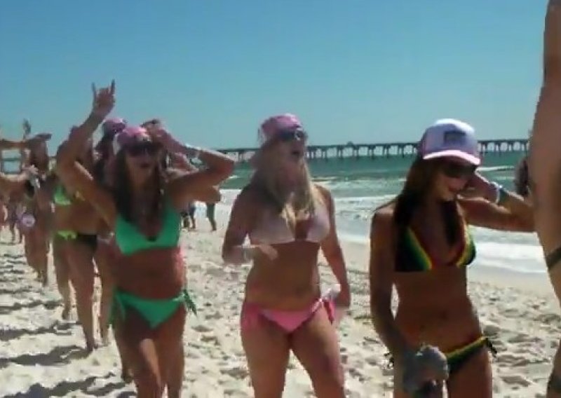 Evo kako izgleda najduža bikini parada na svijetu