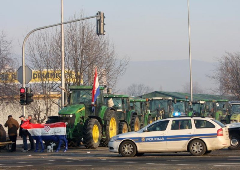 Milk farmers' protest entering day 13
