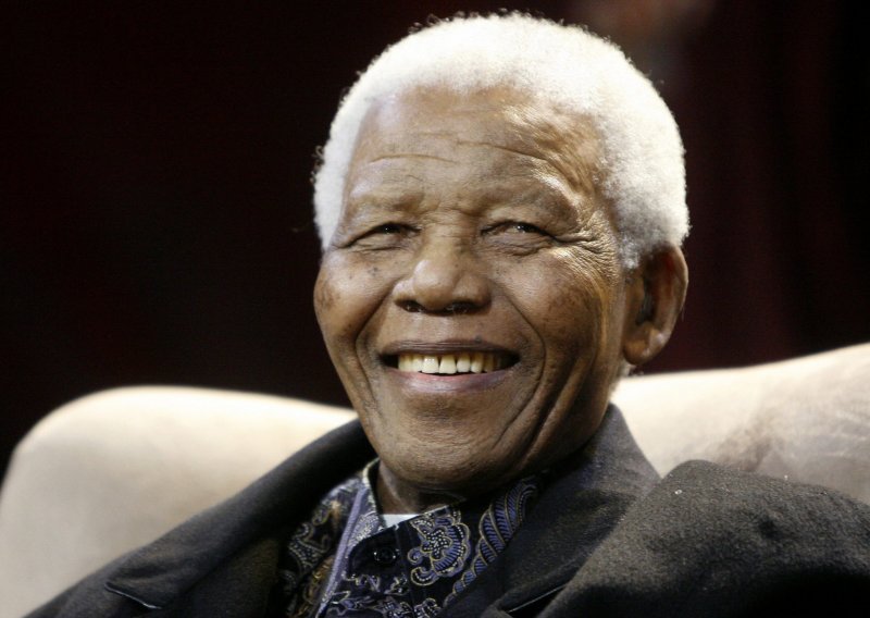 Nelson Mandela primljen u bolnicu
