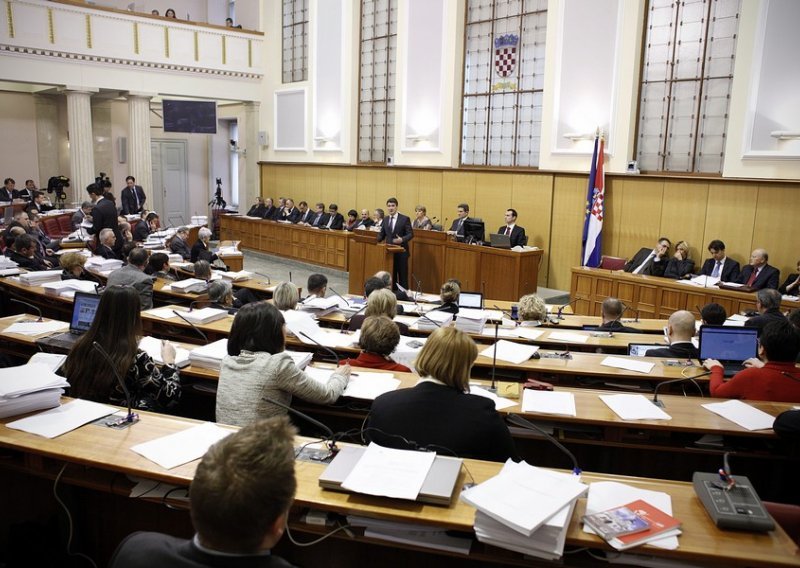 Croatian parliament adopts 2012 state budget