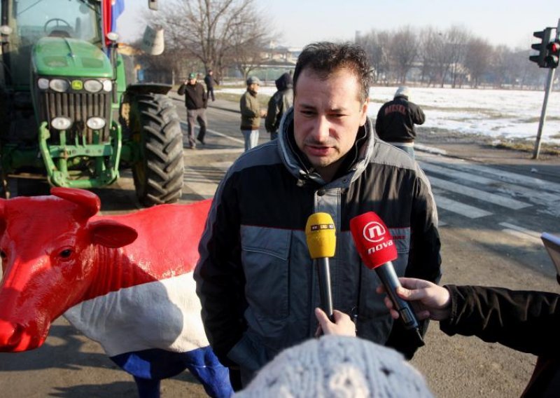 'Jakovina nije u stanju riješiti problem mljekara'