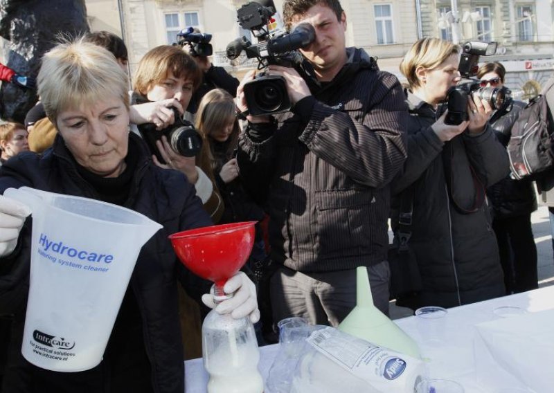 Mljekari u Osijeku podijelili 1500 litara mlijeka