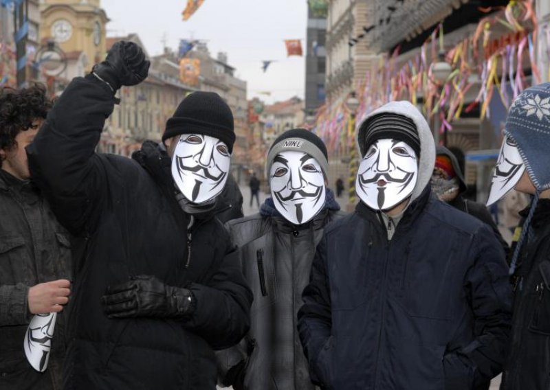 Josipović zove Anonymouse na Pantovčak