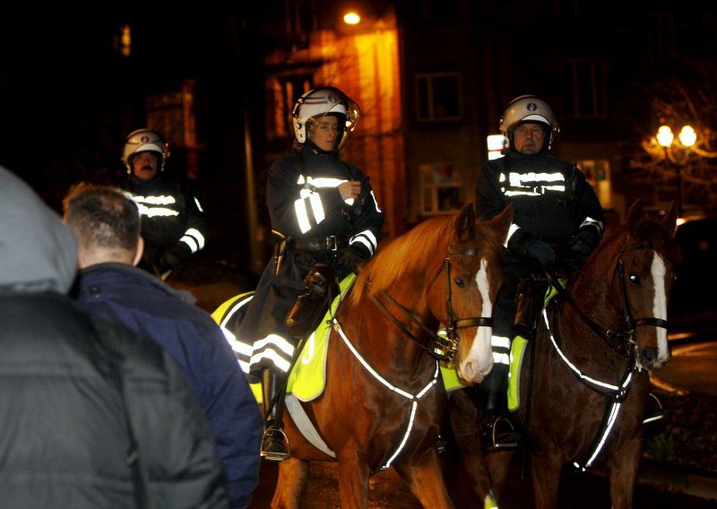 Prijatelji životinja protiv konja u policiji
