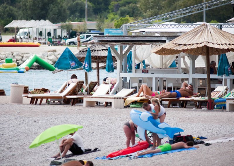 Arhitekti pobjesnili: Pogledajte kaos na najvećoj splitskoj plaži