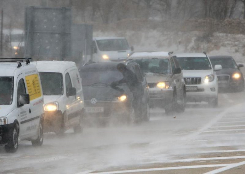 Napokon krenuo autobusni promet prema Dalmaciji