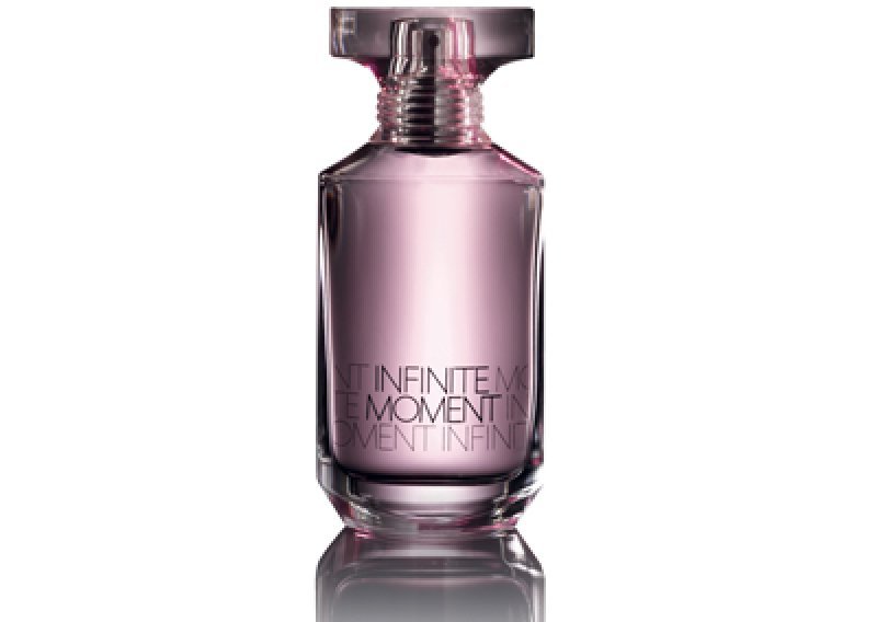 Poklanjamo vam novu Avonovu mirisnu poslasticu – Infinite Moment EDT