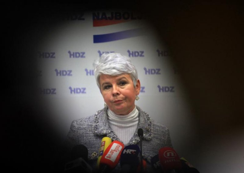 Izbori u HDZ-u - Kosor u središnjici, protukandidati po hotelima?
