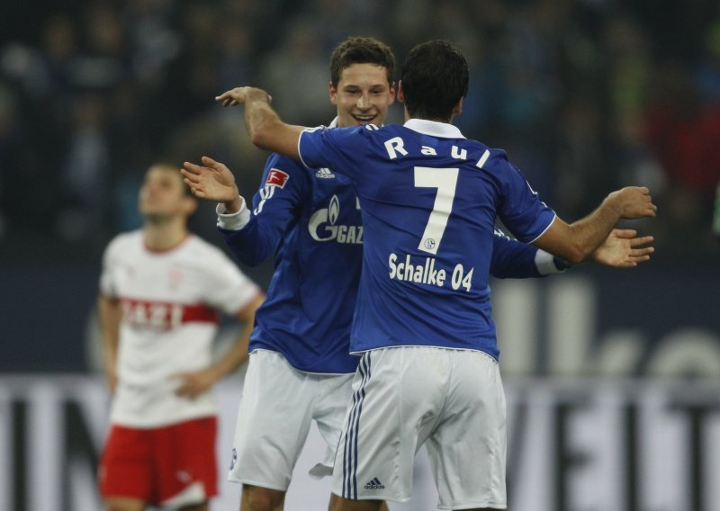 Schalke iskoristio kiks Bayerna i pridružio mu se na vrhu
