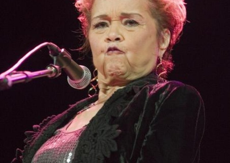 Slavni pjevači i glumci na Twitteru se opraštaju od Ette James
