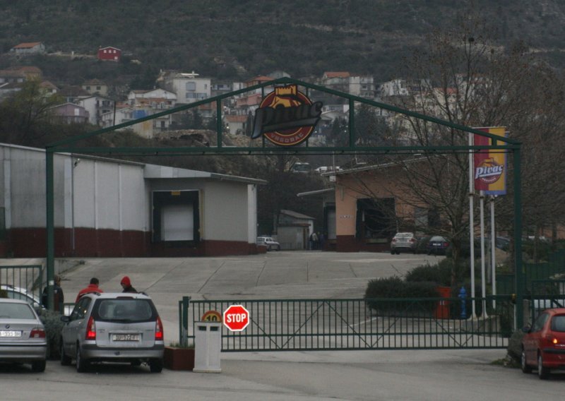 U požaru izgorio pogon mesne industrije Pivac