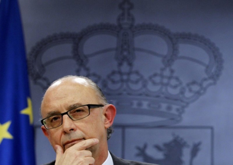 Prvi rezovi nove španjolske vlade