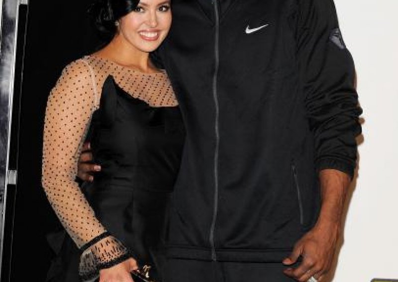 Kobe Bryant varao suprugu s prijateljicom Kim Kardashian