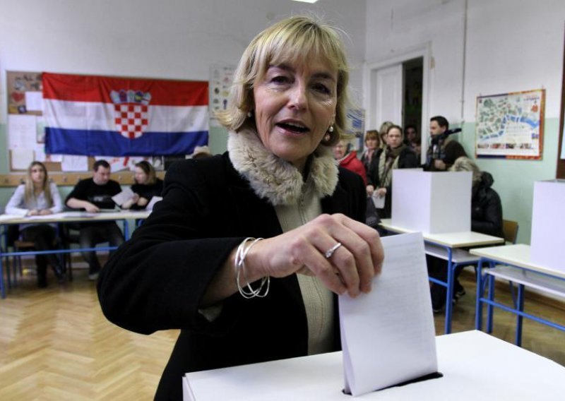 Pusic: Croatia won't blackmail Serbia