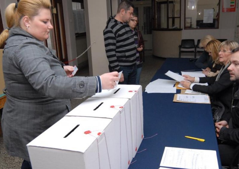 Polling places in Croatia close