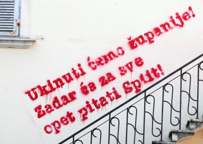 Grafitom na zadarskom SDP-u plaše birače