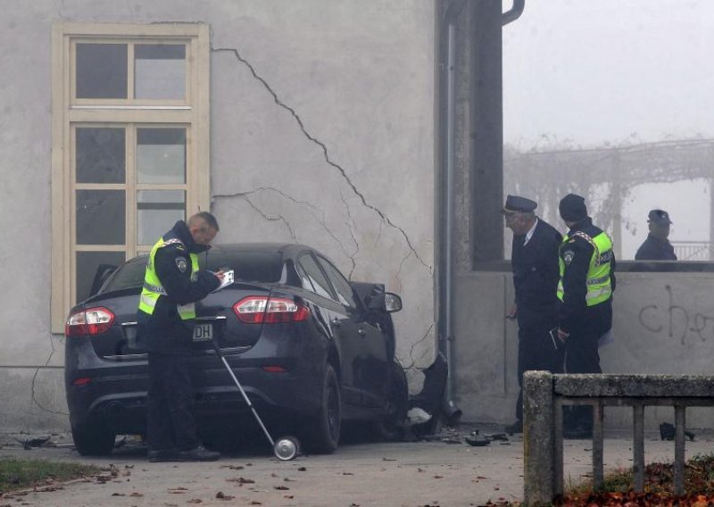 Na mjestu poginuo nakon udara autom u zgradu HŽ-a