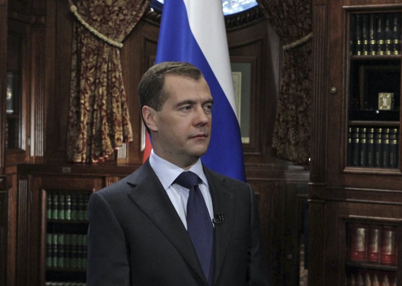 Medvedev: Američki napadi na Siriji na 'korak' od sukoba s Rusijom