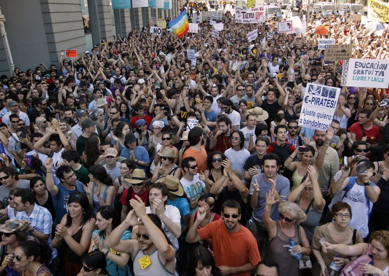 Deseci tisuća 'ogorčenih' na ulicama Madrida