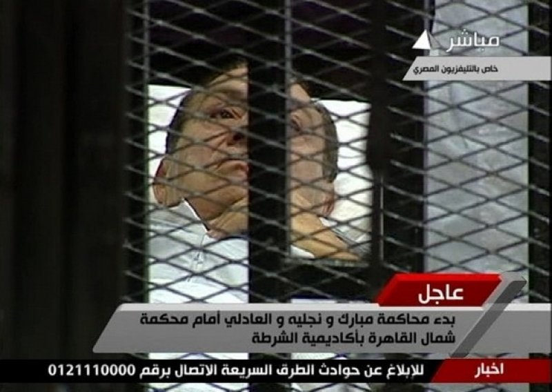 Mubarak iz kaveza odbacio sve optužbe