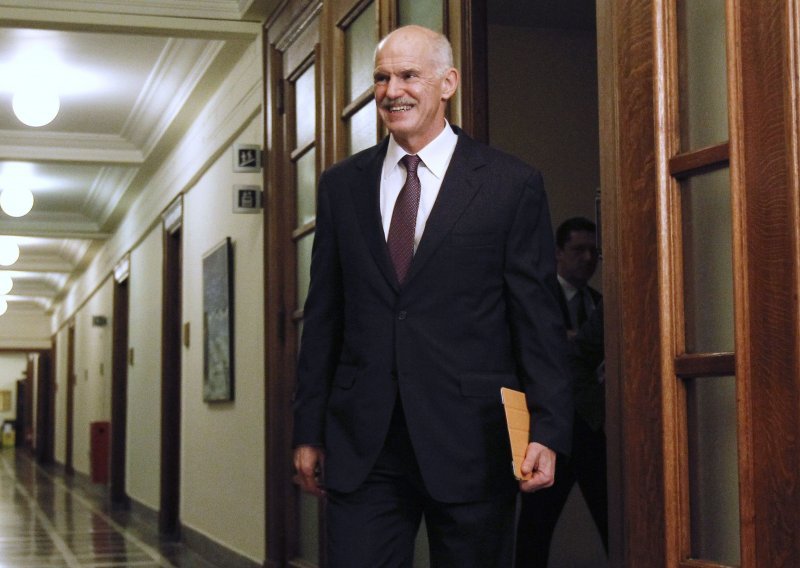 Papandreou dobio podršku vlade za referendum