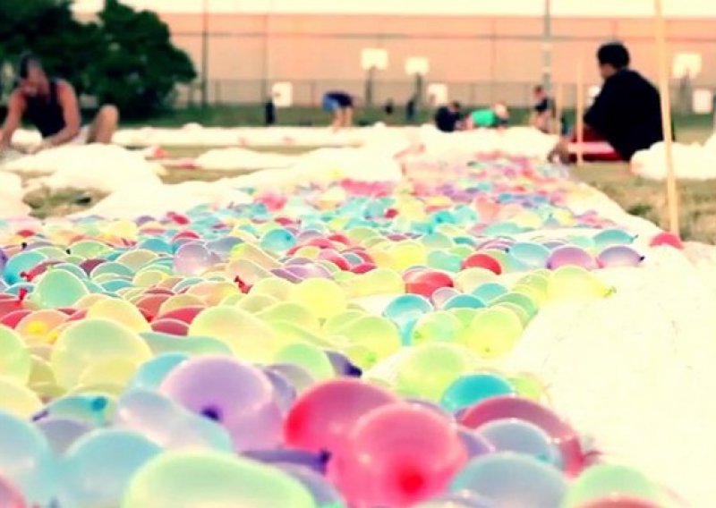 Pogledajte najveću borbu balonima punim vode
