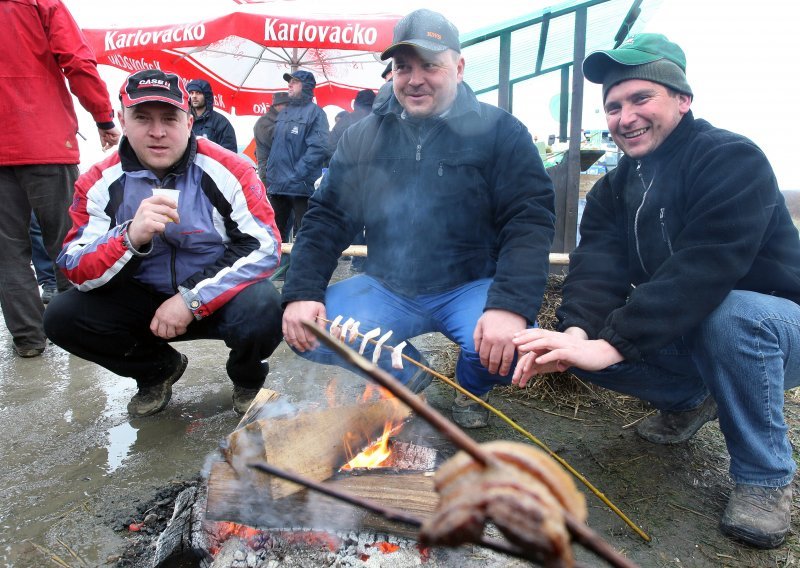 Seljaci na tragu dogovora s Čobankovićem!