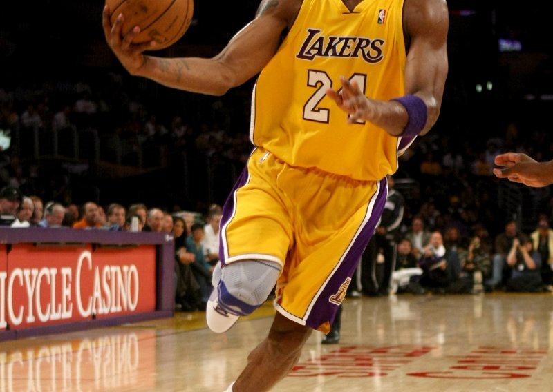 Trijumf Lakersa zasjenila ozljeda Bryanta
