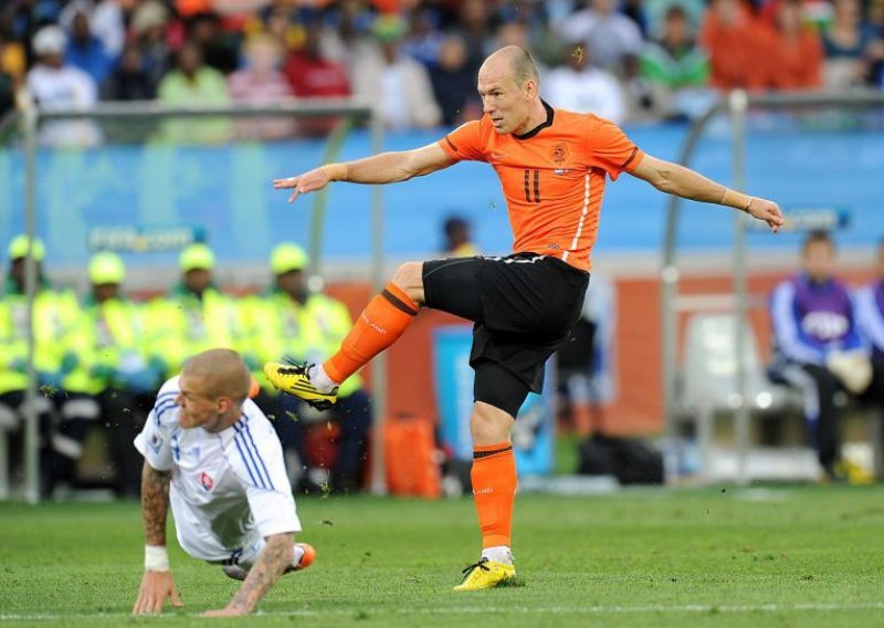 Robben i Sneijder slomili žilave Slovake