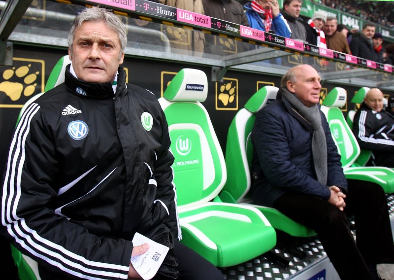 Wolfsburg uručio otkaz treneru Vehu