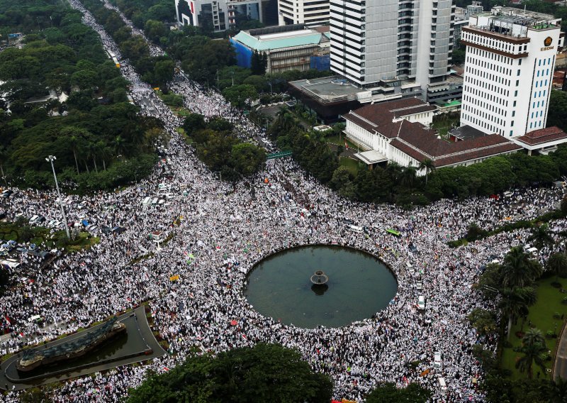 Marš Fronte islamskih branitelja protiv guvernera Džakarte