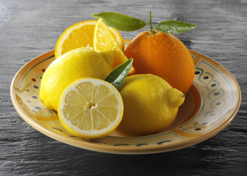Ne podcjenjujte moć limuna - čisti, dezinficira i otklanja mirise
