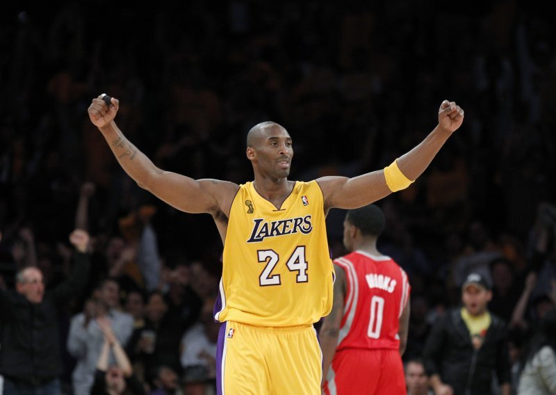 Kriza Miamija, Lakersi slave uspjeh Bryanta
