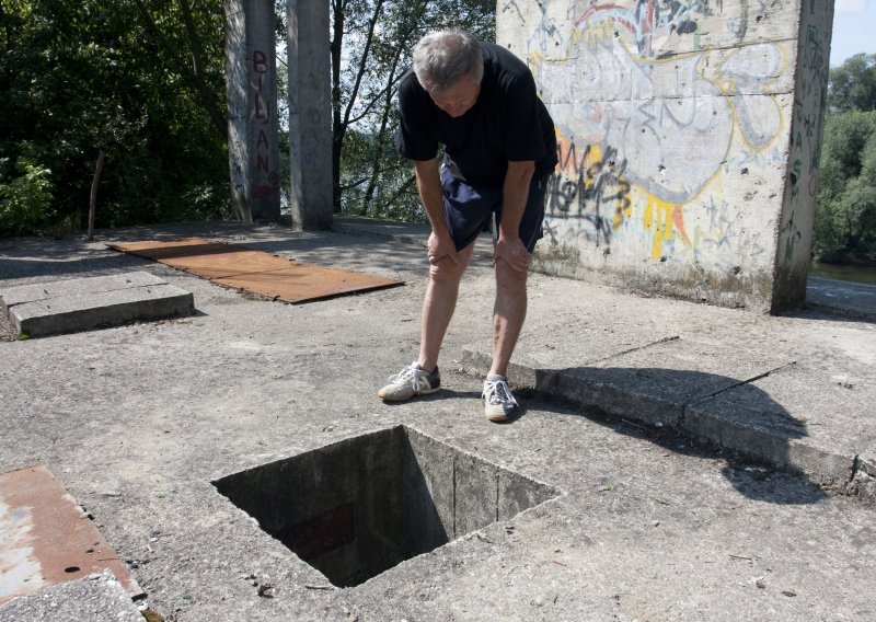 Dječak pao u desetometarsku rupu