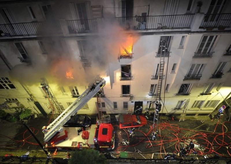 U požaru staračkog doma poginulo 16 osoba
